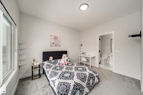 6903 173 Avenue, Edmonton, AB - Indoor Photo Showing Bedroom