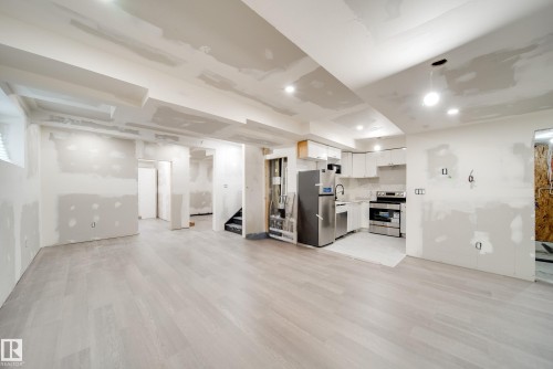 6903 173 Avenue, Edmonton, AB - Indoor
