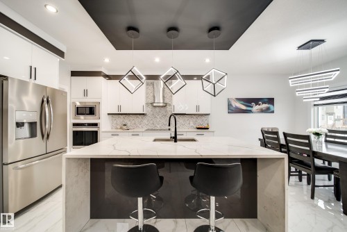 6903 173 Avenue, Edmonton, AB - Indoor Photo Showing Kitchen With Upgraded Kitchen