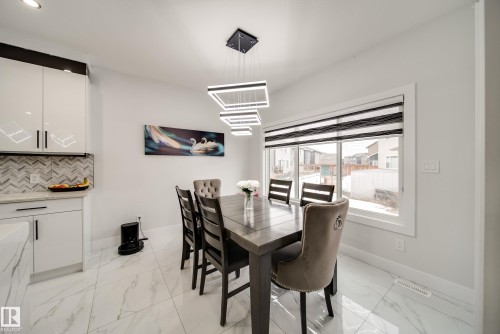 6903 173 Avenue, Edmonton, AB - Indoor Photo Showing Dining Room