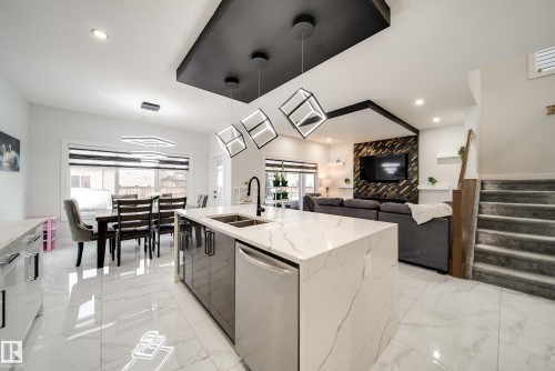 6903 173 Avenue, Edmonton, AB - Indoor Photo Showing Kitchen With Double Sink With Upgraded Kitchen