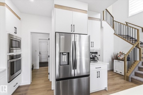14 Enns Crest, Fort Saskatchewan, AB - Indoor Photo Showing Kitchen