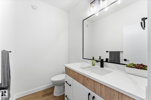 14 Enns Crest, Fort Saskatchewan, AB - Indoor Photo Showing Bathroom