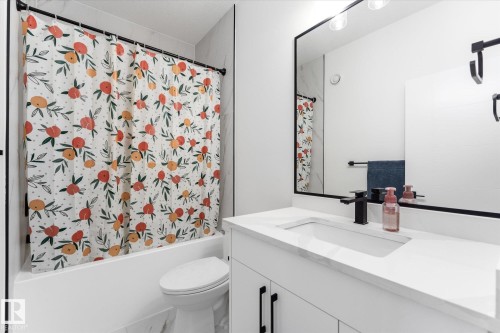 14 Enns Crest, Fort Saskatchewan, AB - Indoor Photo Showing Bathroom