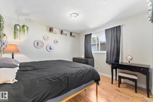 5702 50 Street, Stony Plain, AB - Indoor Photo Showing Bedroom