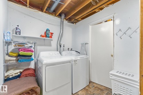 5702 50 Street, Stony Plain, AB - Indoor Photo Showing Laundry Room