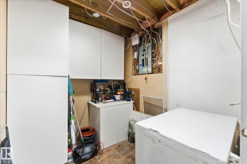 5702 50 Street, Stony Plain, AB - Indoor