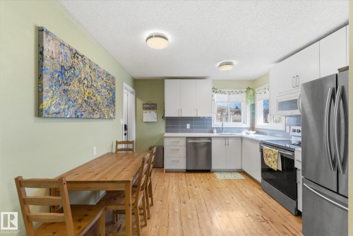 5702 50 Street, Stony Plain, AB - Indoor Photo Showing Kitchen With Stainless Steel Kitchen