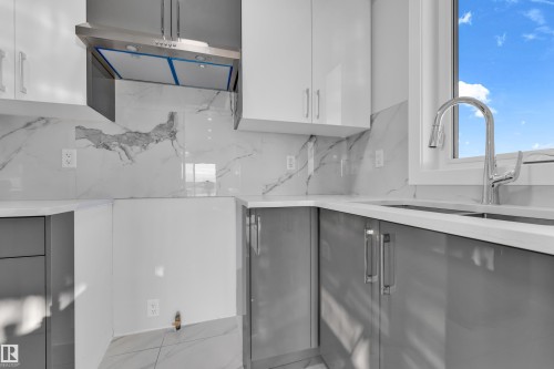 213 Crystal Creek, Leduc, AB - Indoor Photo Showing Kitchen