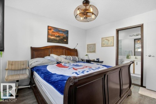 2104 145 Avenue, Edmonton, AB - Indoor Photo Showing Bedroom