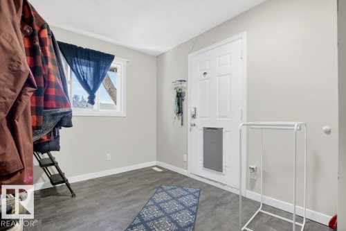 2104 145 Avenue, Edmonton, AB - Indoor Photo Showing Other Room