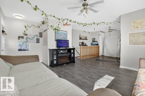 2104 145 Avenue, Edmonton, AB - Indoor