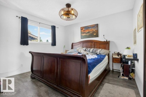 2104 145 Avenue, Edmonton, AB - Indoor Photo Showing Bedroom