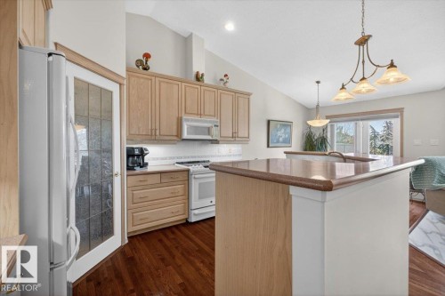 6545 199 Street, Edmonton, AB - Indoor Photo Showing Kitchen
