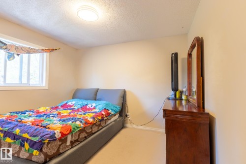 18012 96 Street, Edmonton, AB - Indoor Photo Showing Bedroom