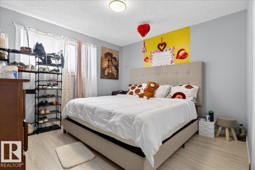 13111 82 Street, Edmonton, AB - Indoor Photo Showing Bedroom