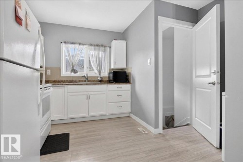 13111 82 Street, Edmonton, AB - Indoor Photo Showing Kitchen