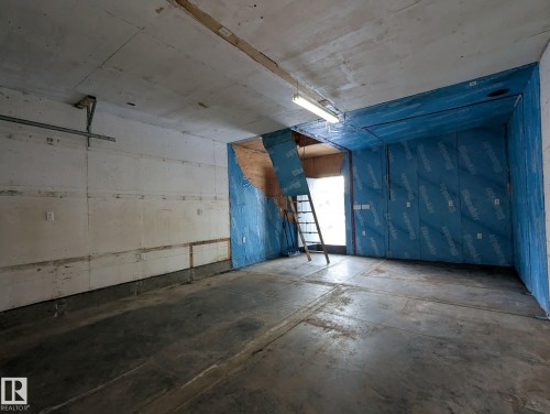 11725 83 Street, Edmonton, AB - Indoor Photo Showing Garage