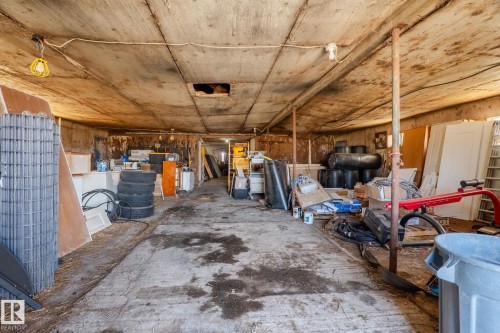 Image quality insufficient for description - 23133 Twp Rd 502, Rural Leduc County, AB - Indoor Photo Showing Garage