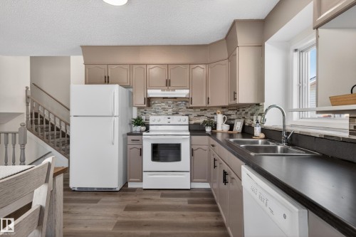 15323 72 Street, Edmonton, AB - Indoor Photo Showing Kitchen With Double Sink