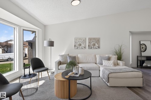 15323 72 Street, Edmonton, AB - Indoor Photo Showing Living Room