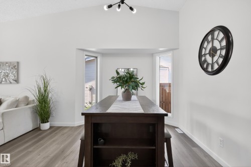 15323 72 Street, Edmonton, AB - Indoor
