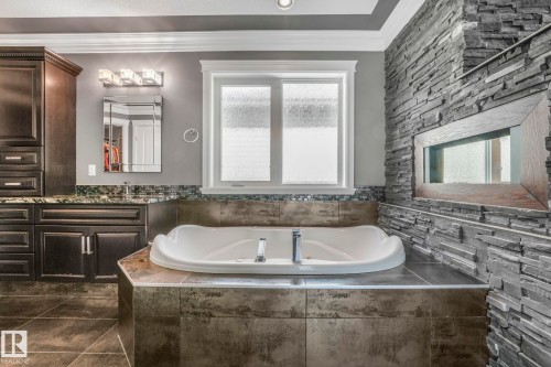 1360 Cunningham Drive, Edmonton, AB - Indoor Photo Showing Bathroom
