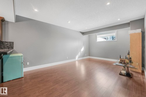 1360 Cunningham Drive, Edmonton, AB - Indoor Photo Showing Other Room
