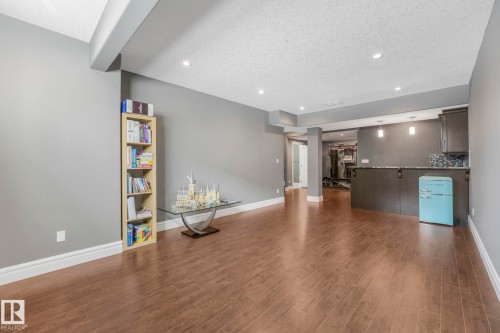 1360 Cunningham Drive, Edmonton, AB - Indoor Photo Showing Other Room