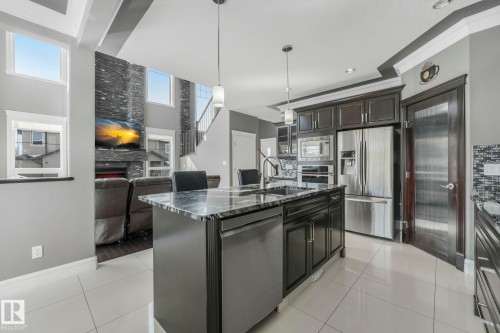 1360 Cunningham Drive, Edmonton, AB - Indoor Photo Showing Kitchen With Upgraded Kitchen