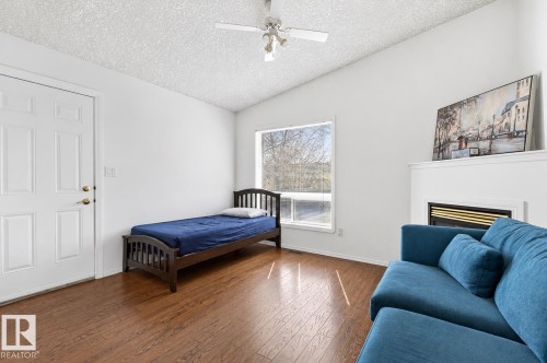 4603 126 Avenue, Edmonton, AB - Indoor Photo Showing Bedroom