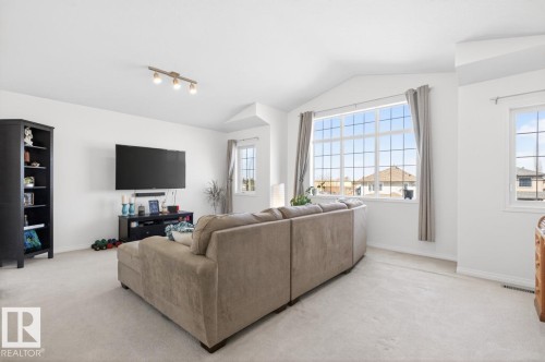 3 Middleton Close, Leduc, AB - Indoor Photo Showing Living Room