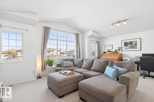 3 Middleton Close, Leduc, AB - Indoor Photo Showing Living Room