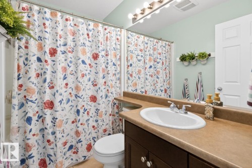3 Middleton Close, Leduc, AB - Indoor Photo Showing Bathroom
