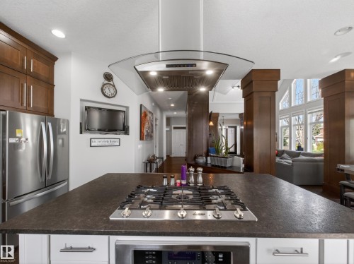 5117 Terwillegar Boulevard, Edmonton, AB - Indoor Photo Showing Kitchen