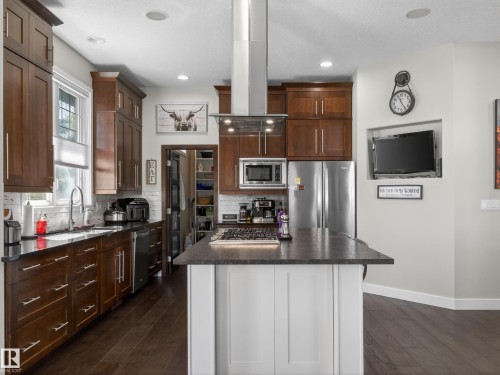 5117 Terwillegar Boulevard, Edmonton, AB - Indoor Photo Showing Kitchen