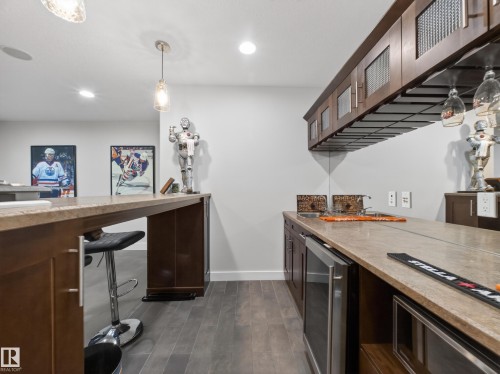 5117 Terwillegar Boulevard, Edmonton, AB - Indoor Photo Showing Kitchen