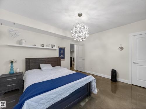 5117 Terwillegar Boulevard, Edmonton, AB - Indoor Photo Showing Bedroom