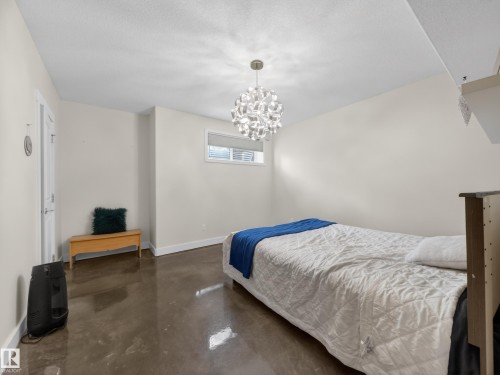 5117 Terwillegar Boulevard, Edmonton, AB - Indoor Photo Showing Bedroom