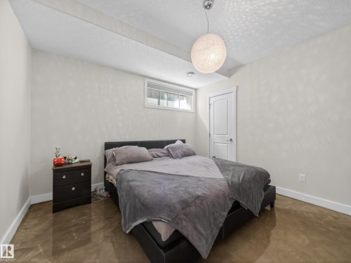 5117 Terwillegar Boulevard, Edmonton, AB - Indoor Photo Showing Bedroom