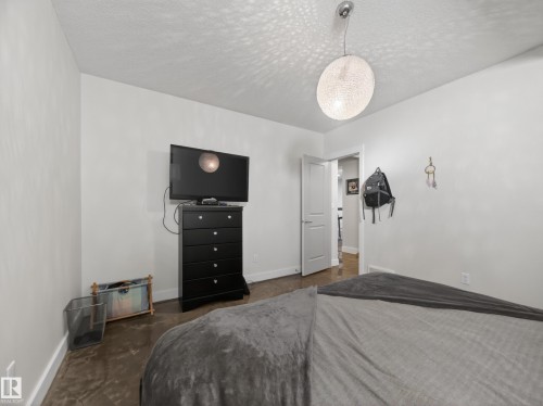 5117 Terwillegar Boulevard, Edmonton, AB - Indoor Photo Showing Bedroom