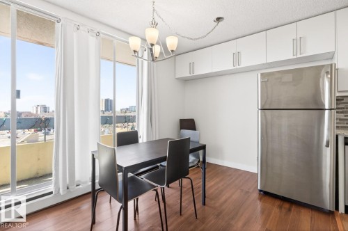 606 10883 Saskatchewan Drive, Edmonton, AB - Indoor