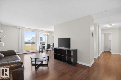 606 10883 Saskatchewan Drive, Edmonton, AB - Indoor Photo Showing Living Room