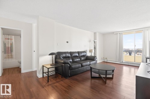 606 10883 Saskatchewan Drive, Edmonton, AB - Indoor Photo Showing Living Room
