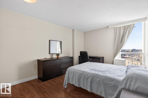 606 10883 Saskatchewan Drive, Edmonton, AB - Indoor Photo Showing Bedroom
