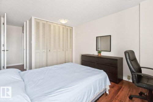 606 10883 Saskatchewan Drive, Edmonton, AB - Indoor Photo Showing Bedroom