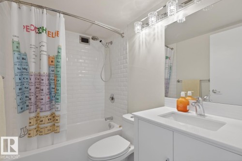 606 10883 Saskatchewan Drive, Edmonton, AB - Indoor Photo Showing Bathroom