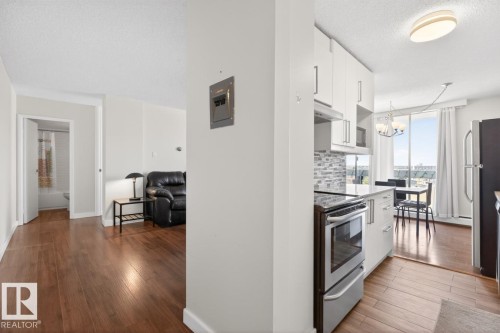 606 10883 Saskatchewan Drive, Edmonton, AB - Indoor Photo Showing Kitchen With Upgraded Kitchen