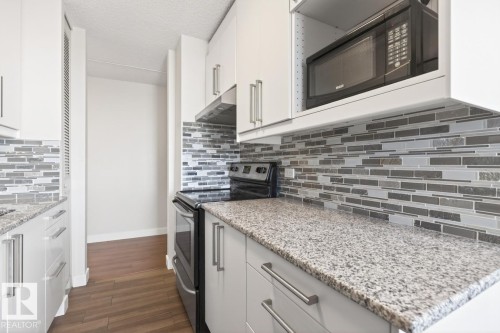 606 10883 Saskatchewan Drive, Edmonton, AB - Indoor Photo Showing Kitchen With Upgraded Kitchen