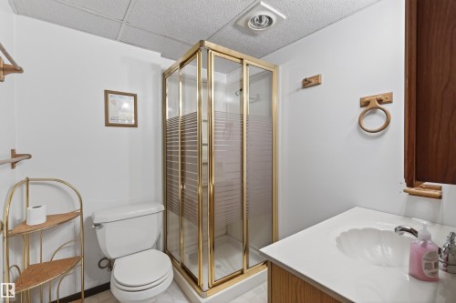 2013 3 Avenue, Cold Lake, AB - Indoor Photo Showing Bathroom